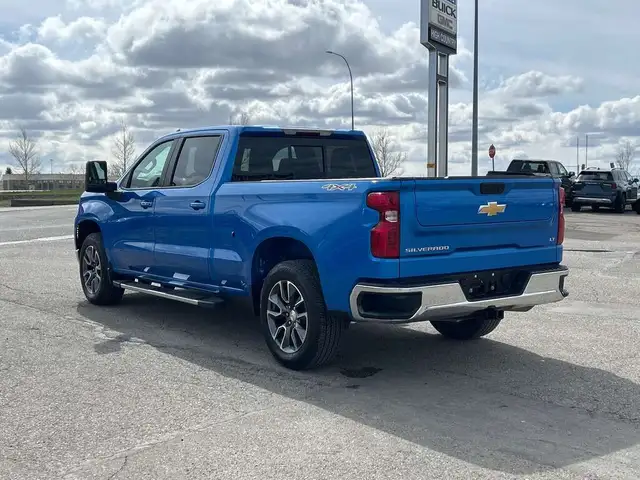 2025 Chevrolet Silverado 1500 LT - Photo 4