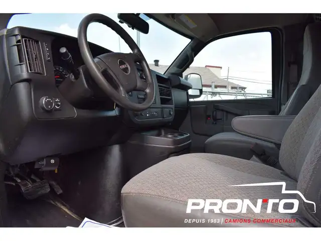 2018 GMC Savana Cargo Van 2500  Allonger  V6 4.3L  Séparat - Photo 13