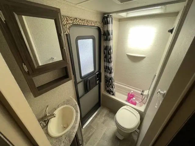 2017 COACHMEN APEX 288BHS (FINANCING AVAILABLE) - Photo 7