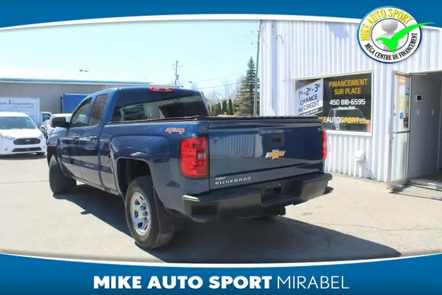 Chevrolet Silverado 1500 Camion de travail cabine double 143,5 p - Photo 3