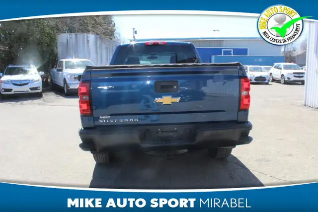 Chevrolet Silverado 1500 Camion de travail cabine double 143,5 p - Photo 4