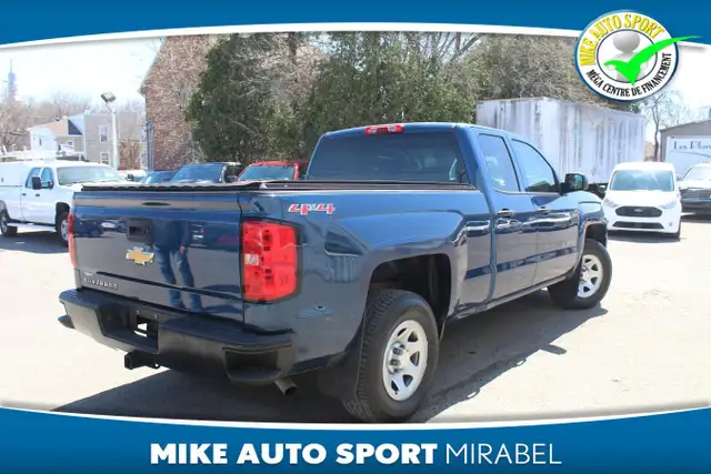 Chevrolet Silverado 1500 Camion de travail cabine double 143,5 p - Photo 5