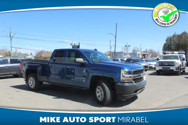 Chevrolet Silverado 1500 Camion de travail cabine double 143,5 p - Photo 6