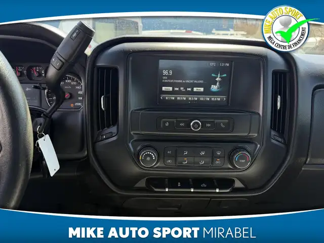 Chevrolet Silverado 1500 Camion de travail cabine double 143,5 p - Photo 15