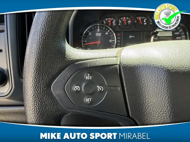 Chevrolet Silverado 1500 Camion de travail cabine double 143,5 p - Photo 23