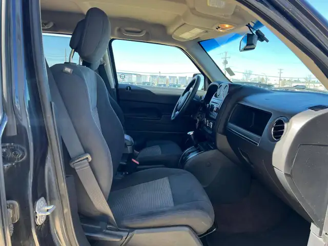 2015 Jeep Patriot Altitude 4WD - No Accident - Photo 12