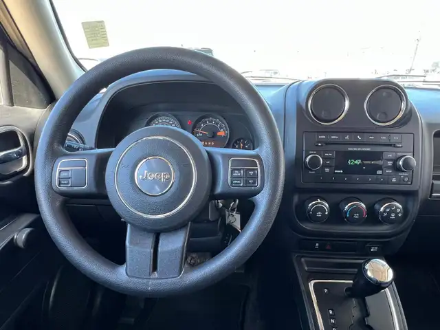 2015 Jeep Patriot Altitude 4WD - No Accident - Photo 16