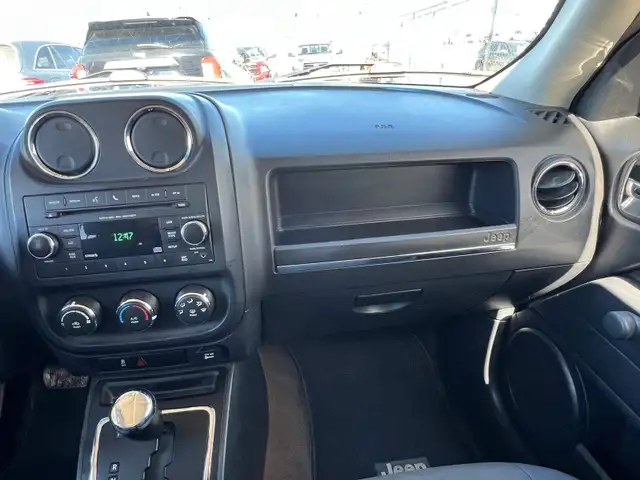 2015 Jeep Patriot Altitude 4WD - No Accident - Photo 17