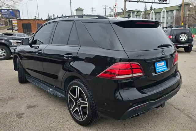 This Sport Utility Vehicle (SUV)/Multi-Purpose Vehicle (MPV) pow - Photo 4