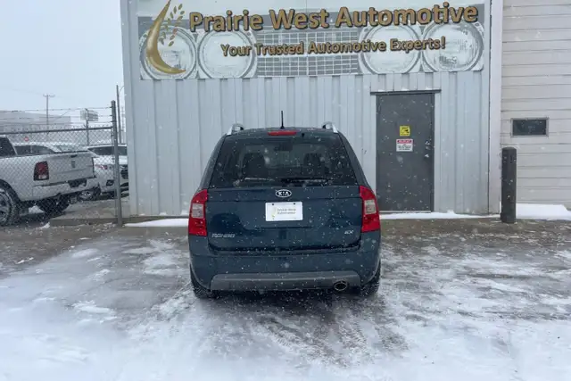 2012 Kia Rondo EX - Photo 6