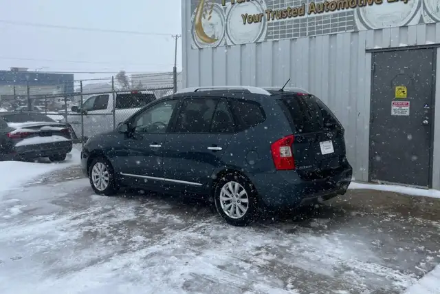 2012 Kia Rondo EX - Photo 8