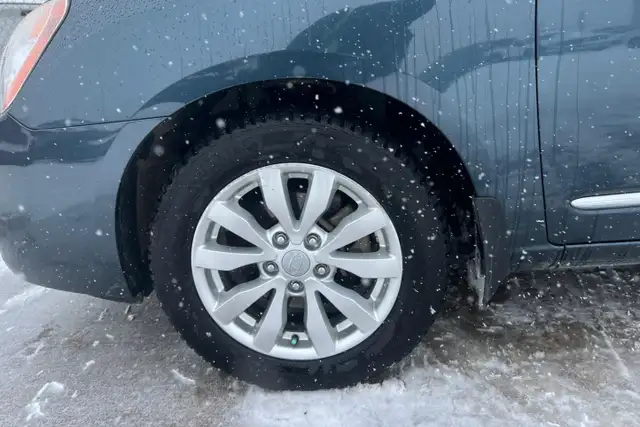 2012 Kia Rondo EX - Photo 10