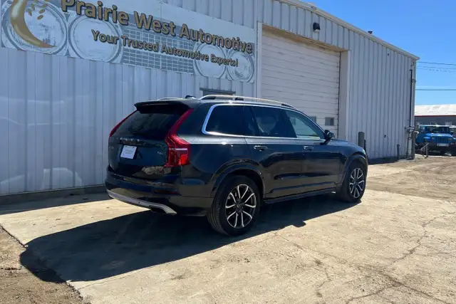 2016 Volvo XC90 T6 Momentum AWD - Photo 4