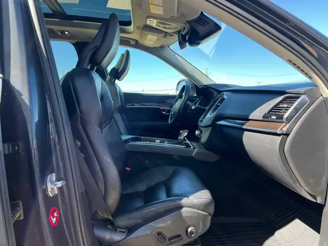 2016 Volvo XC90 T6 Momentum AWD - Photo 10