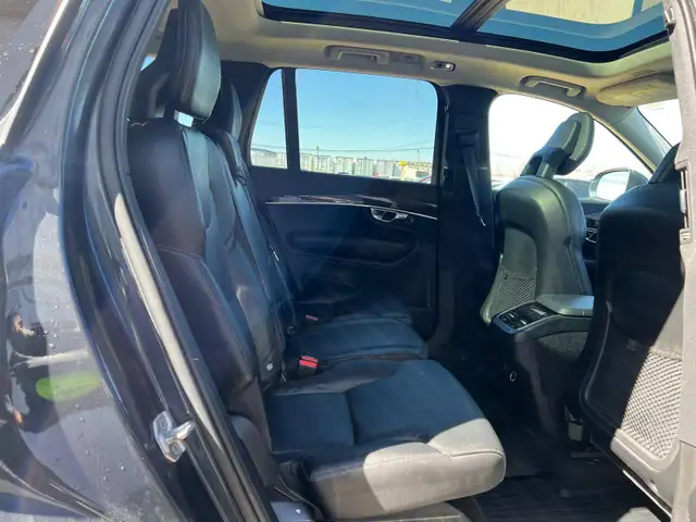 2016 Volvo XC90 T6 Momentum AWD - Photo 13