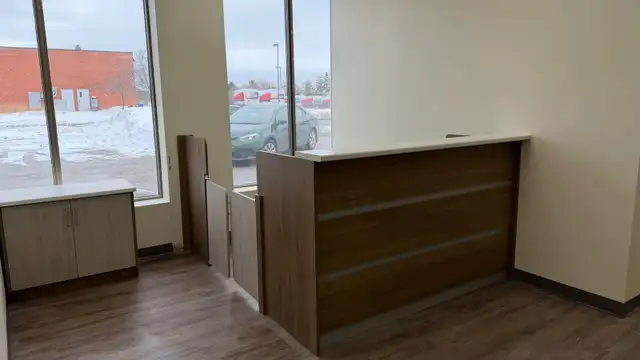 Clinic Space for rent - Newmarket - Photo 2