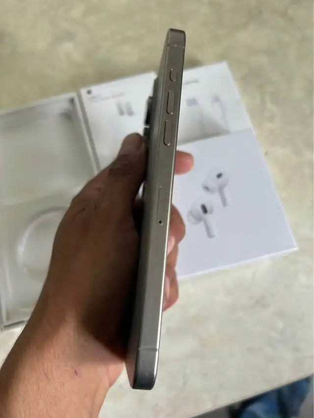 iPhone 15 pro max 256 gb 82% battery Airpods Pkg/Delivery - Photo 3