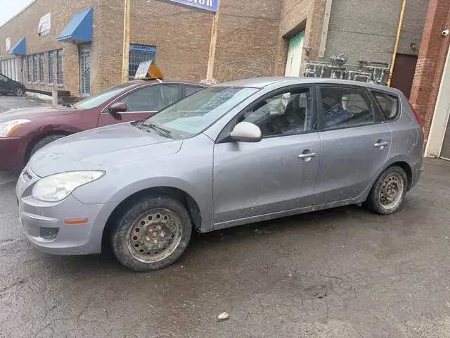 2012 Hyundai Elantra 2012 HYUNDAI  ELANTRA , MANUEL ( POUR LES P - Photo 2