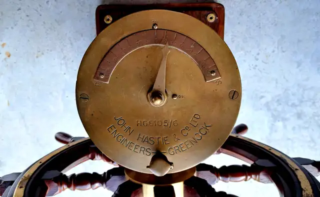 ANTIQUE STEAMSHIPS NAUTICAL WHEEL - Photo 4