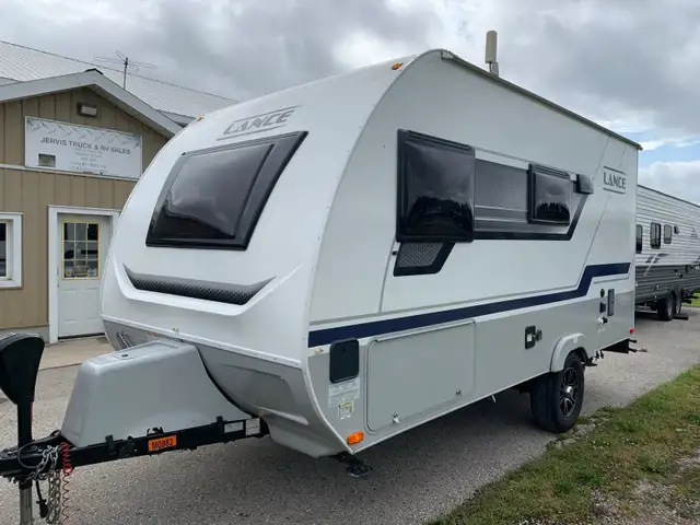 2022 LANCE 1475 LIGHTWEIGHT TRAVEL TRAILER - Photo 2