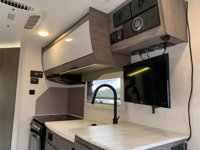 2022 LANCE 1475 LIGHTWEIGHT TRAVEL TRAILER - Photo 6