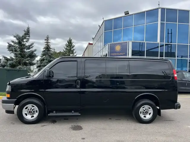 2023 GMC Savana SAVANA - 12 PASSENGER - Photo 2