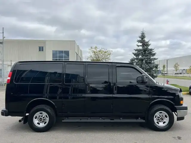 2023 GMC Savana SAVANA - 12 PASSENGER - Photo 3