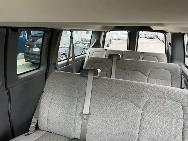 2023 GMC Savana SAVANA - 12 PASSENGER - Photo 14