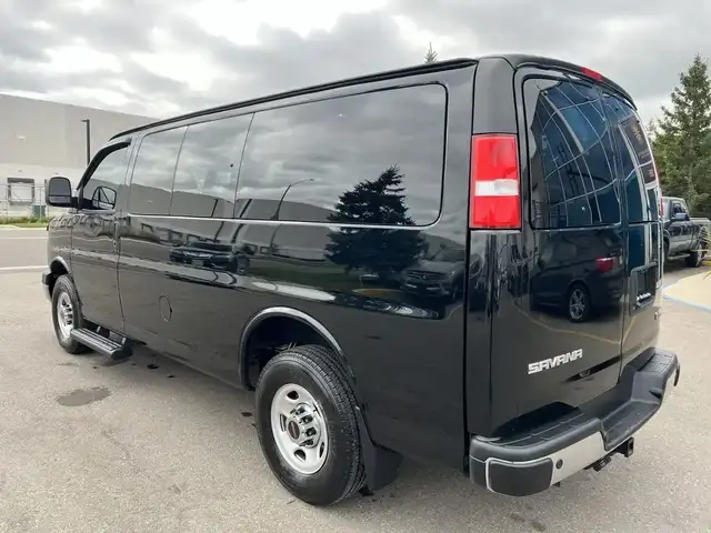 2023 GMC Savana SAVANA - 12 PASSENGER - Photo 21
