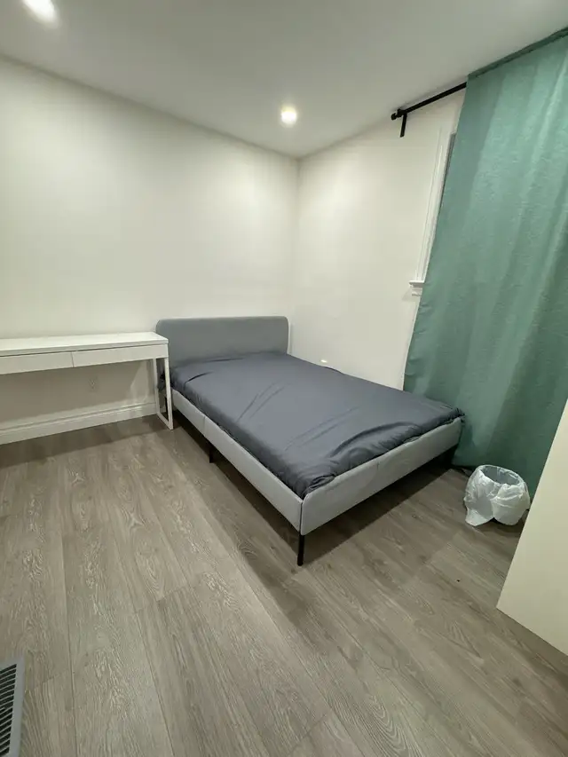 Private room for rent Dufferin& Eglinton - female only