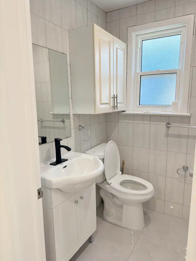 Private room for rent Dufferin& Eglinton - female only - Photo 4