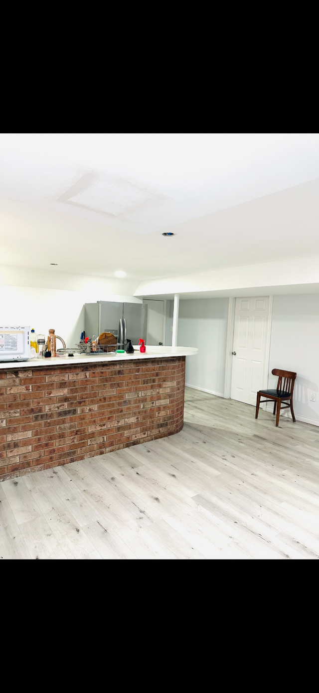 Beautiful Etobicoke Room 416 841-5444 call now - Photo 2