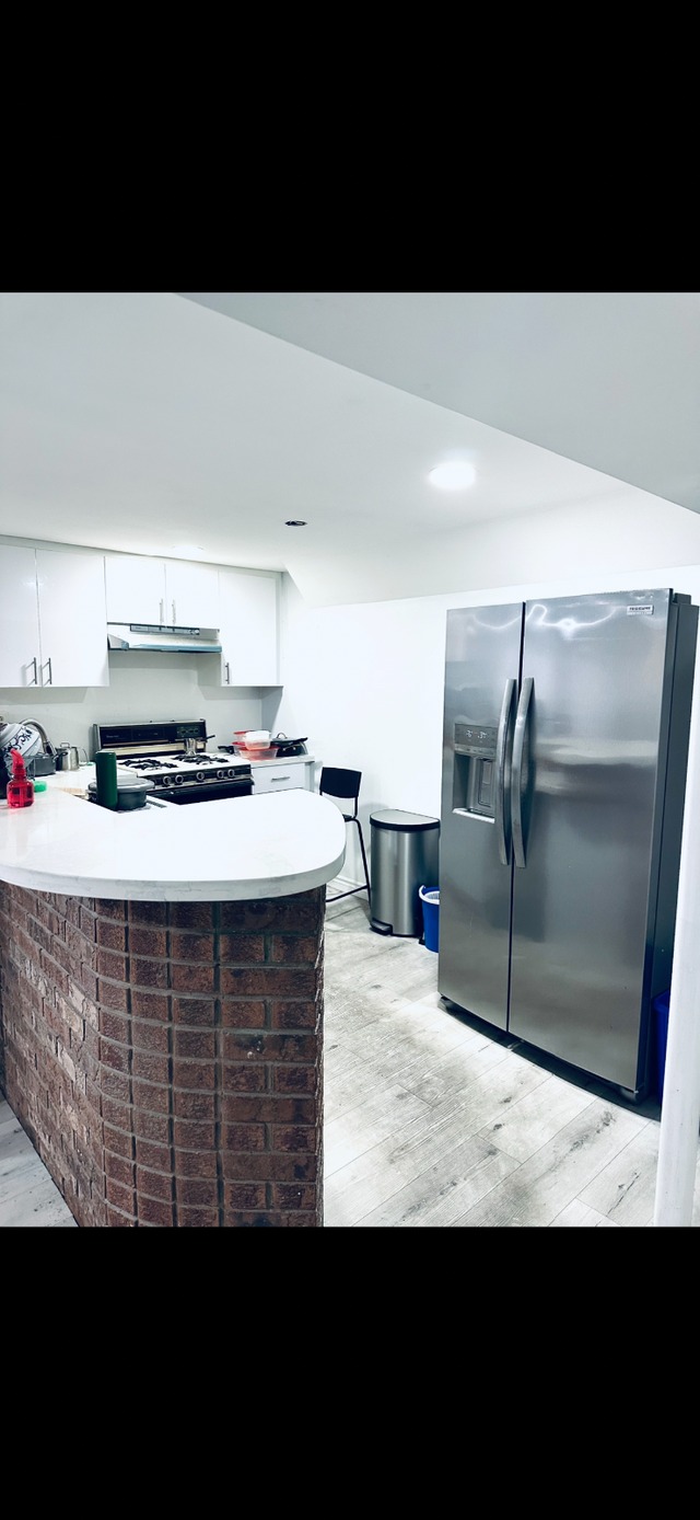 Beautiful Etobicoke Room 416 841-5444 call now - Photo 4