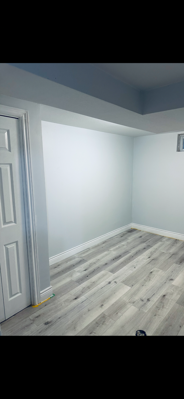 Beautiful Etobicoke Room 416 841-5444 call now - Photo 7