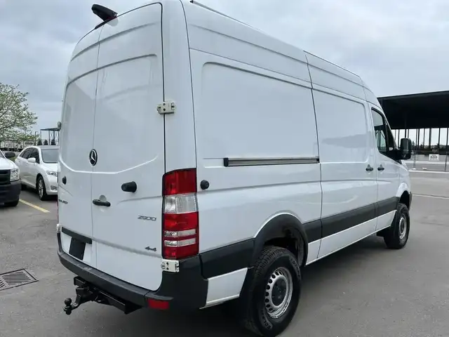 2017 Mercedes-Benz Sprinter Van Sprinter 144WB- 4x4 - CARGO - Photo 6