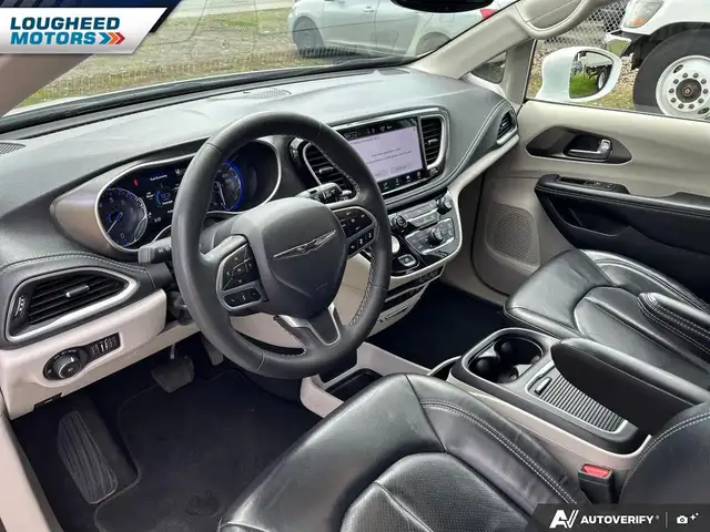 2022 Chrysler Pacifica Touring L AWD - Photo 12