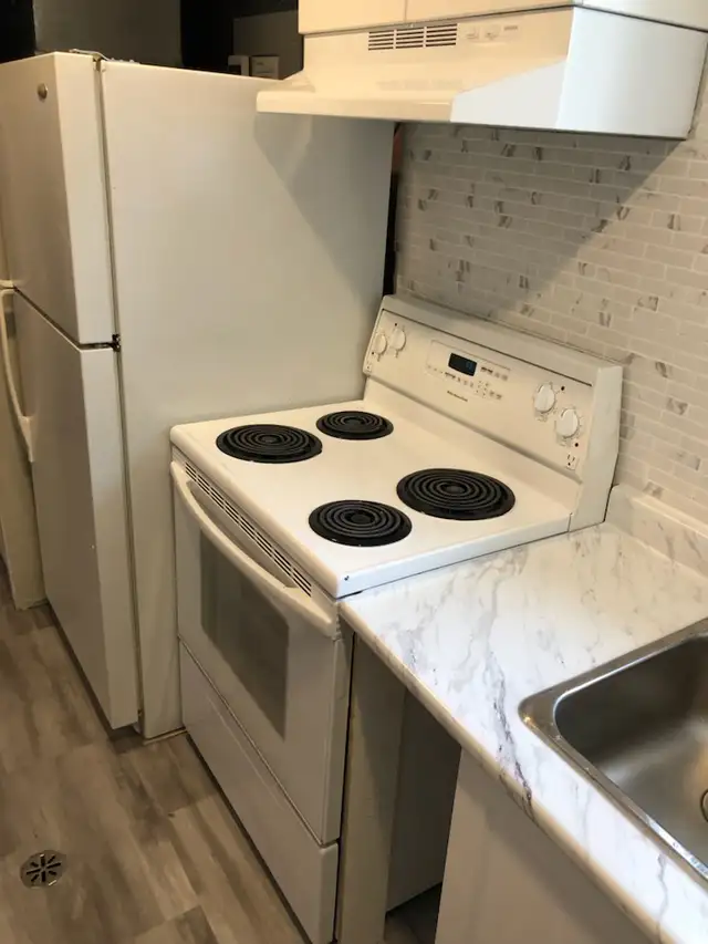 ALL INCLUSIVE ROOM FOR RENT! - Photo 9