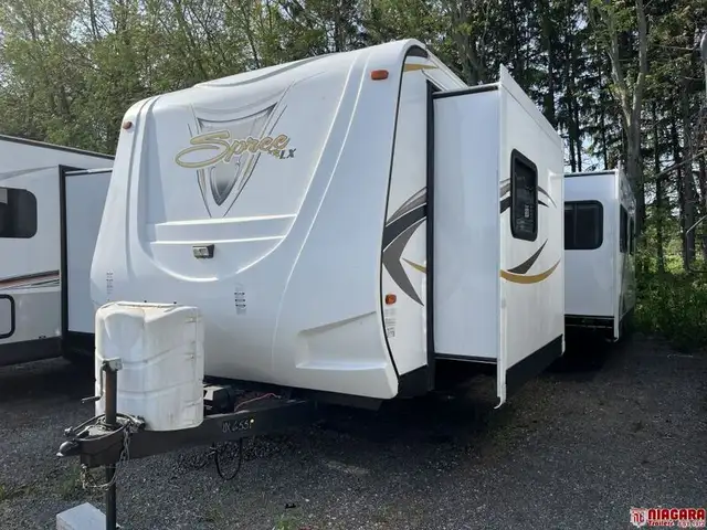 2014 K-Z INC. SPREE 321RKS Travel Trailer - Photo 2