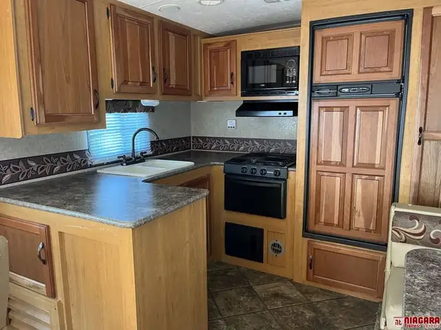 2014 K-Z INC. SPREE 321RKS Travel Trailer - Photo 7