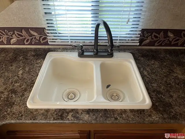 2014 K-Z INC. SPREE 321RKS Travel Trailer - Photo 11