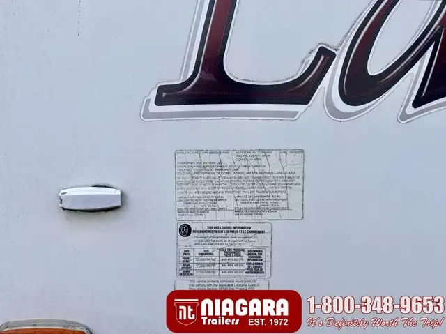 2012 KEYSTONE LAREDO 303TG Travel Trailer - Photo 3