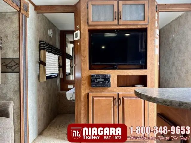 2012 KEYSTONE LAREDO 303TG Travel Trailer - Photo 7