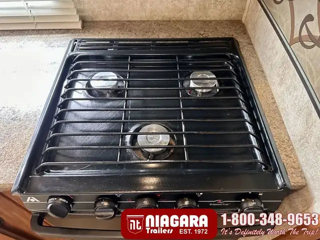 2012 KEYSTONE LAREDO 303TG Travel Trailer - Photo 14