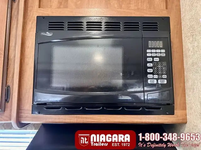 2012 KEYSTONE LAREDO 303TG Travel Trailer - Photo 16