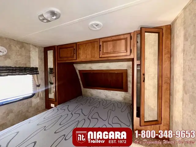 2012 KEYSTONE LAREDO 303TG Travel Trailer - Photo 26