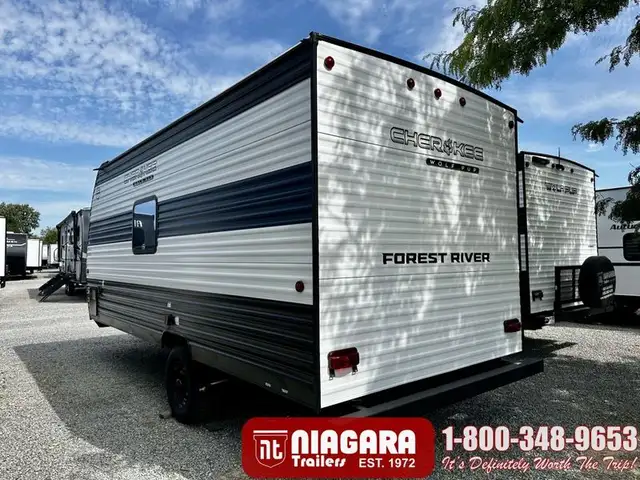 2025 FOREST RIVER CHEROKEE WOLF PUP 16EV Travel Trailer - Photo 4
