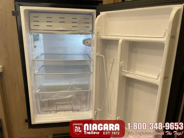 2025 FOREST RIVER CHEROKEE WOLF PUP 16EV Travel Trailer - Photo 13