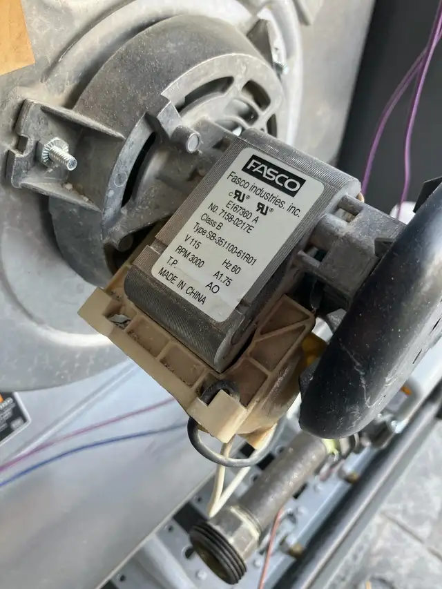 Lennox Furnace G40UH(X) mid efficiency. - Photo 6