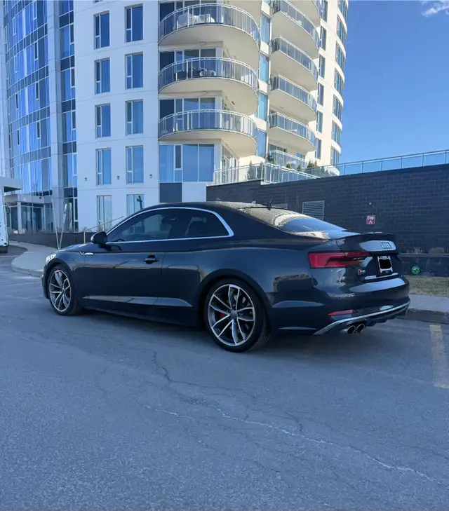 AUDI S5 LIKE NEW LOW KM