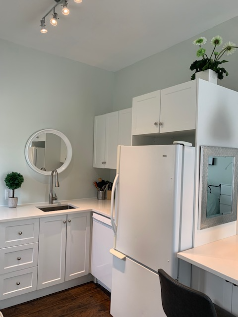 Loft tout inlcus meublé à 100% entretien.compris/semaine - Photo 3